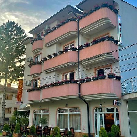 Hotel Montenegro Struga Exteriör bild