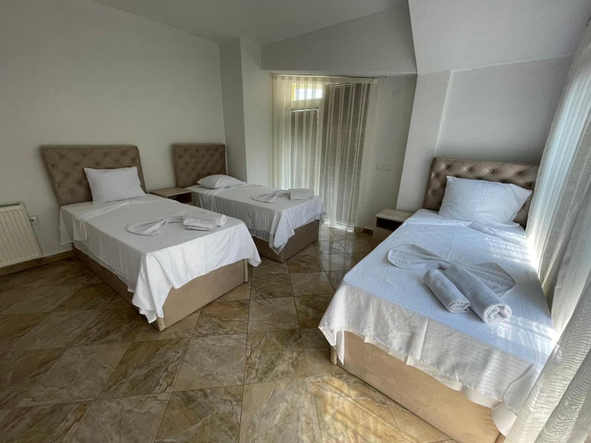 Hotel Montenegro Struga Exteriör bild