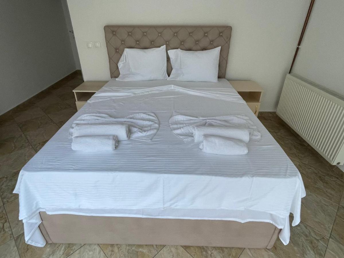 Hotel Montenegro Struga Exteriör bild