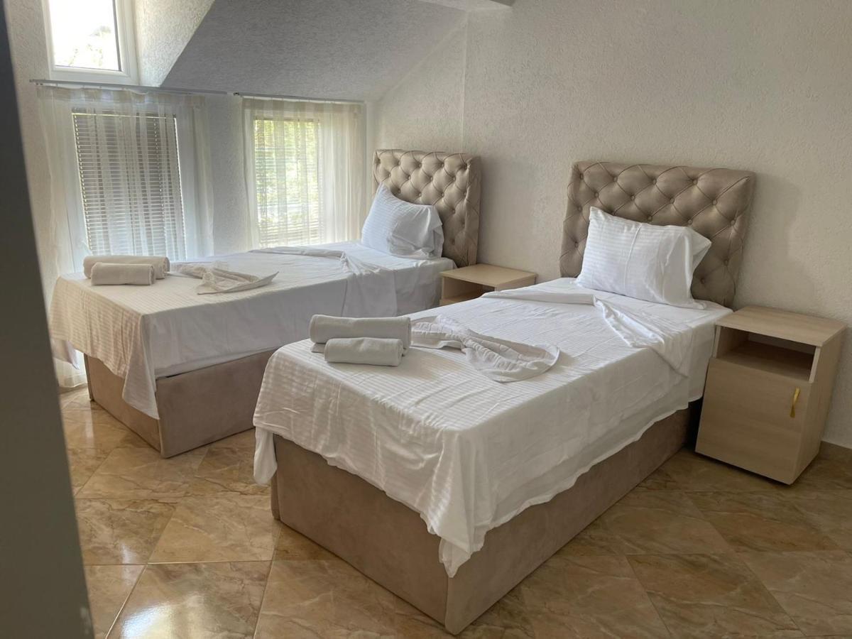 Hotel Montenegro Struga Exteriör bild