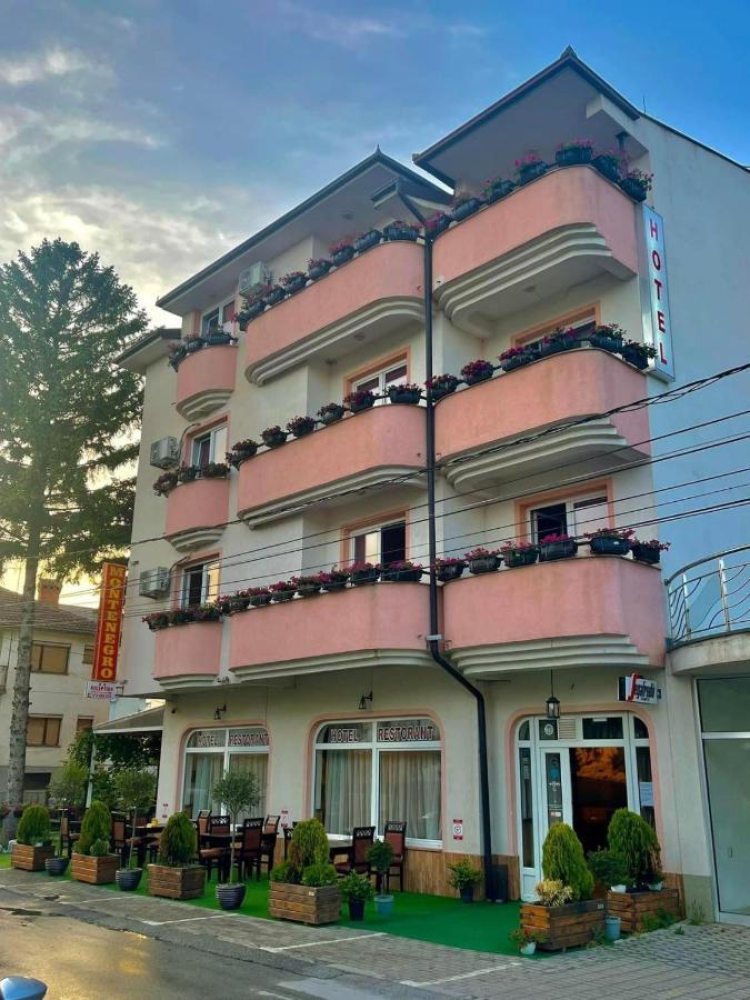 Hotel Montenegro Struga Exteriör bild
