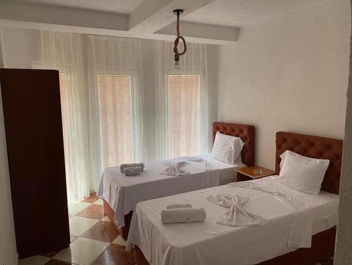 Hotel Montenegro Struga Exteriör bild